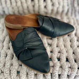 Bueno Black Leather Mules – Size 38 (7.5) Slip-On Flats